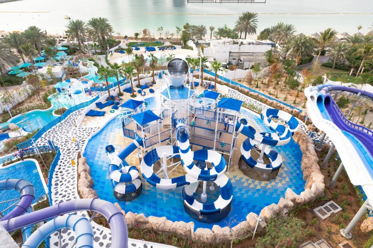 Le Meridien Mina Seyahi Beach Resort & Waterpark Дубай Екстериор снимка Aerial view of the park