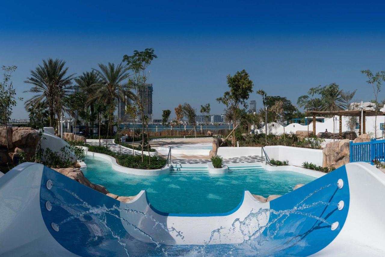 Le Meridien Mina Seyahi Beach Resort & Waterpark Дубай Екстериор снимка The Atlantis Waterpark