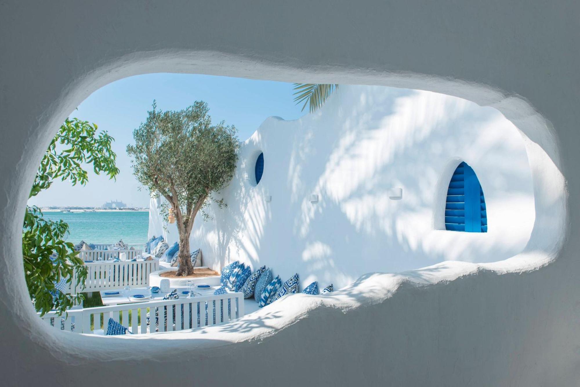 Le Meridien Mina Seyahi Beach Resort & Waterpark Дубай Екстериор снимка The Mykonos Collection