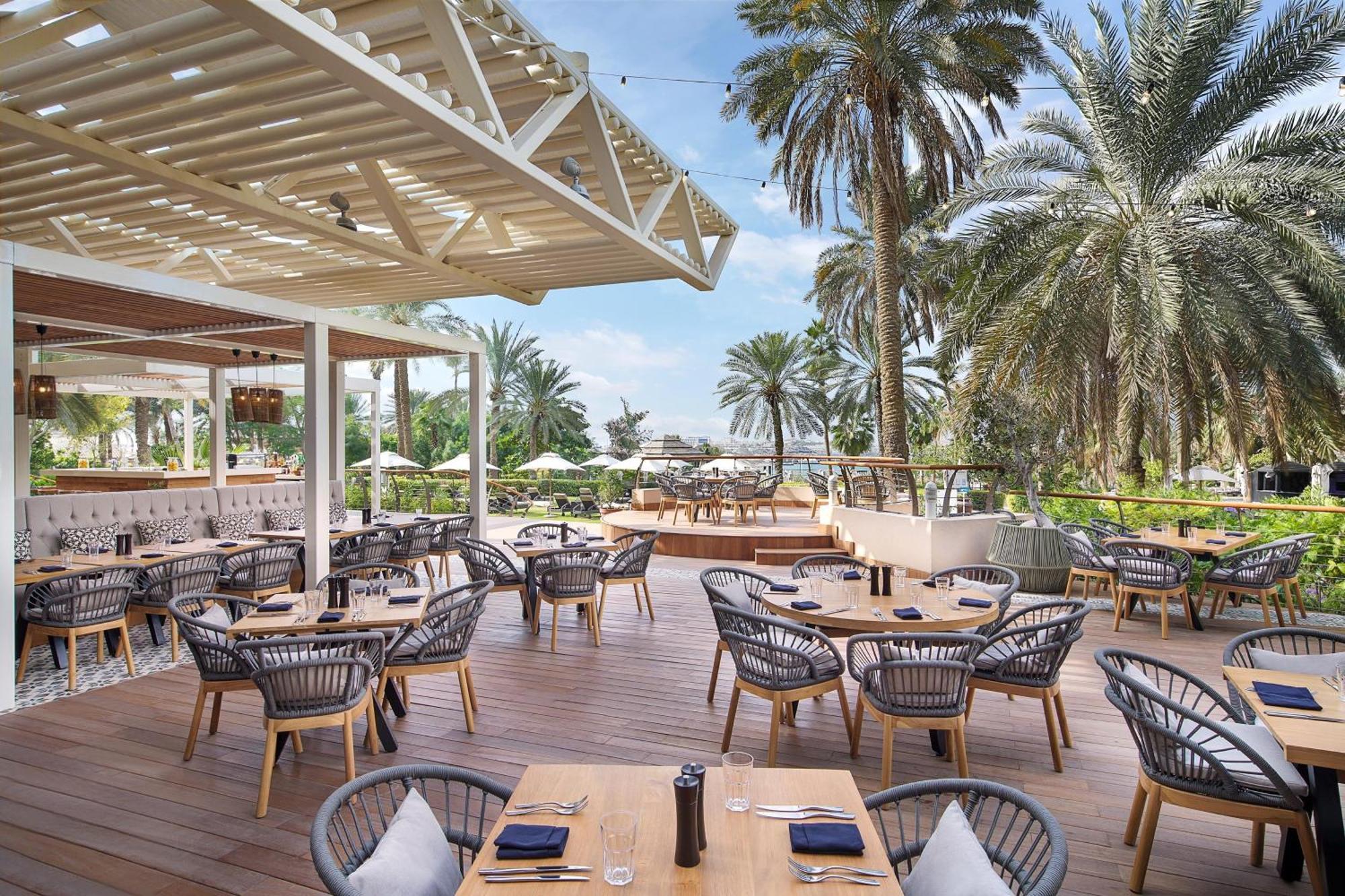 Le Meridien Mina Seyahi Beach Resort & Waterpark Дубай Екстериор снимка The Beach