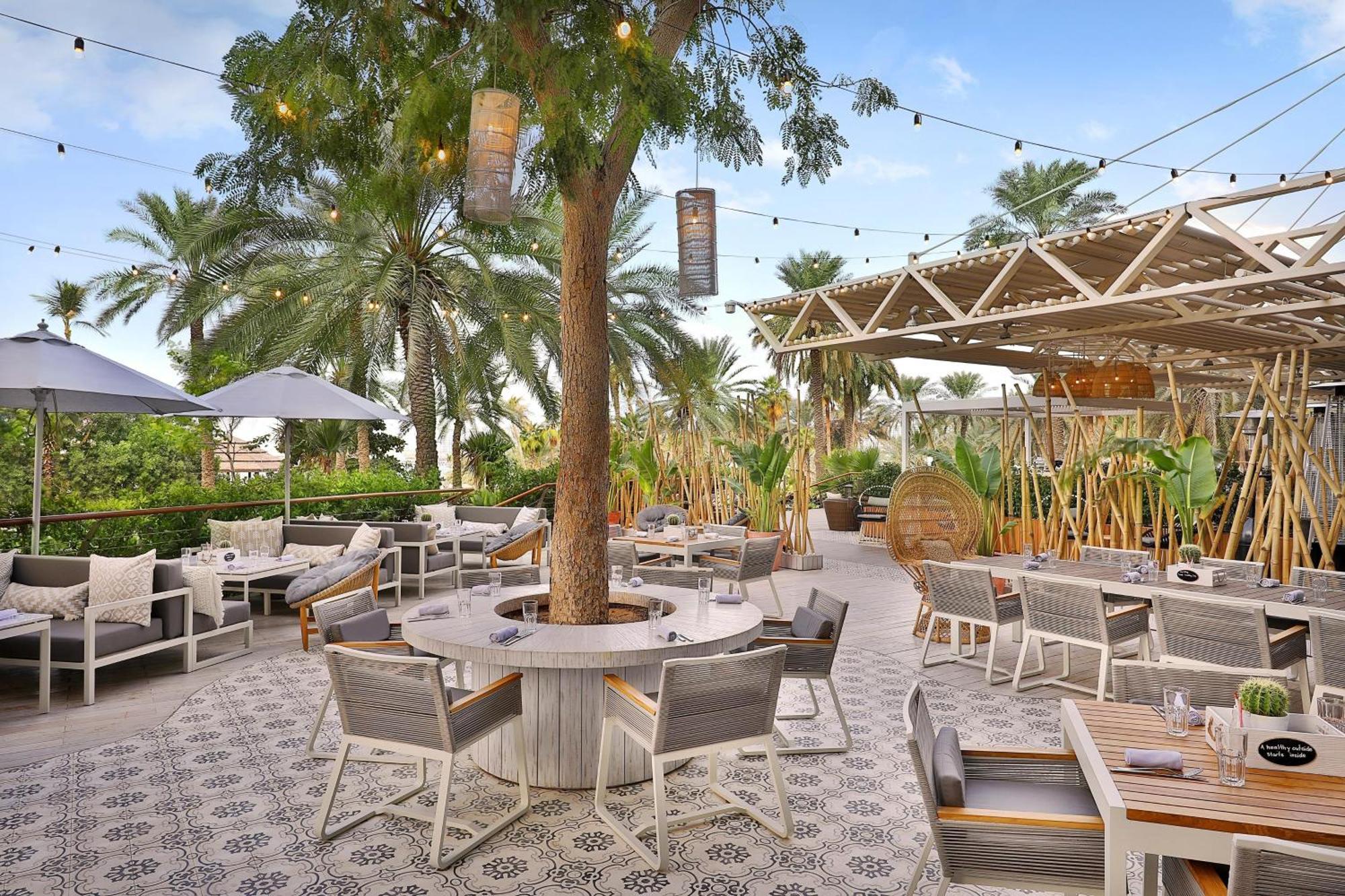 Le Meridien Mina Seyahi Beach Resort & Waterpark Дубай Екстериор снимка The Beach